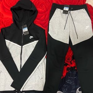 Nike Tech Fleece Full-Zip Medium Hoodie + Pants WITH TAG 🏷️